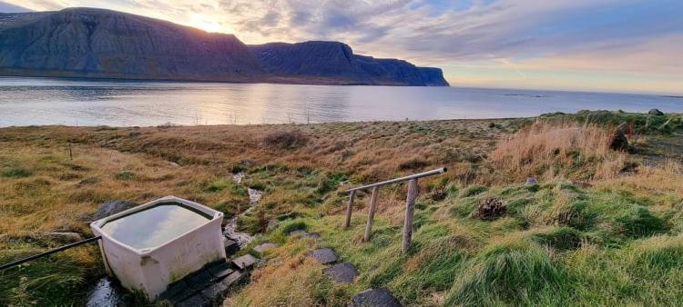 Вилла Kirkjubraut - Church Street Talknafjordur Экстерьер фото
