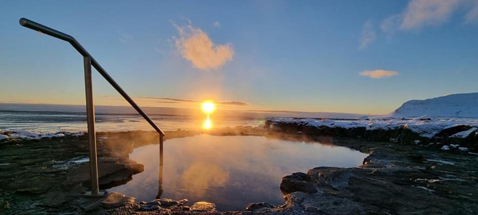 Вилла Kirkjubraut - Church Street Talknafjordur Экстерьер фото