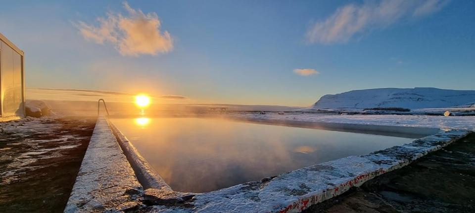 Вилла Kirkjubraut - Church Street Talknafjordur Экстерьер фото