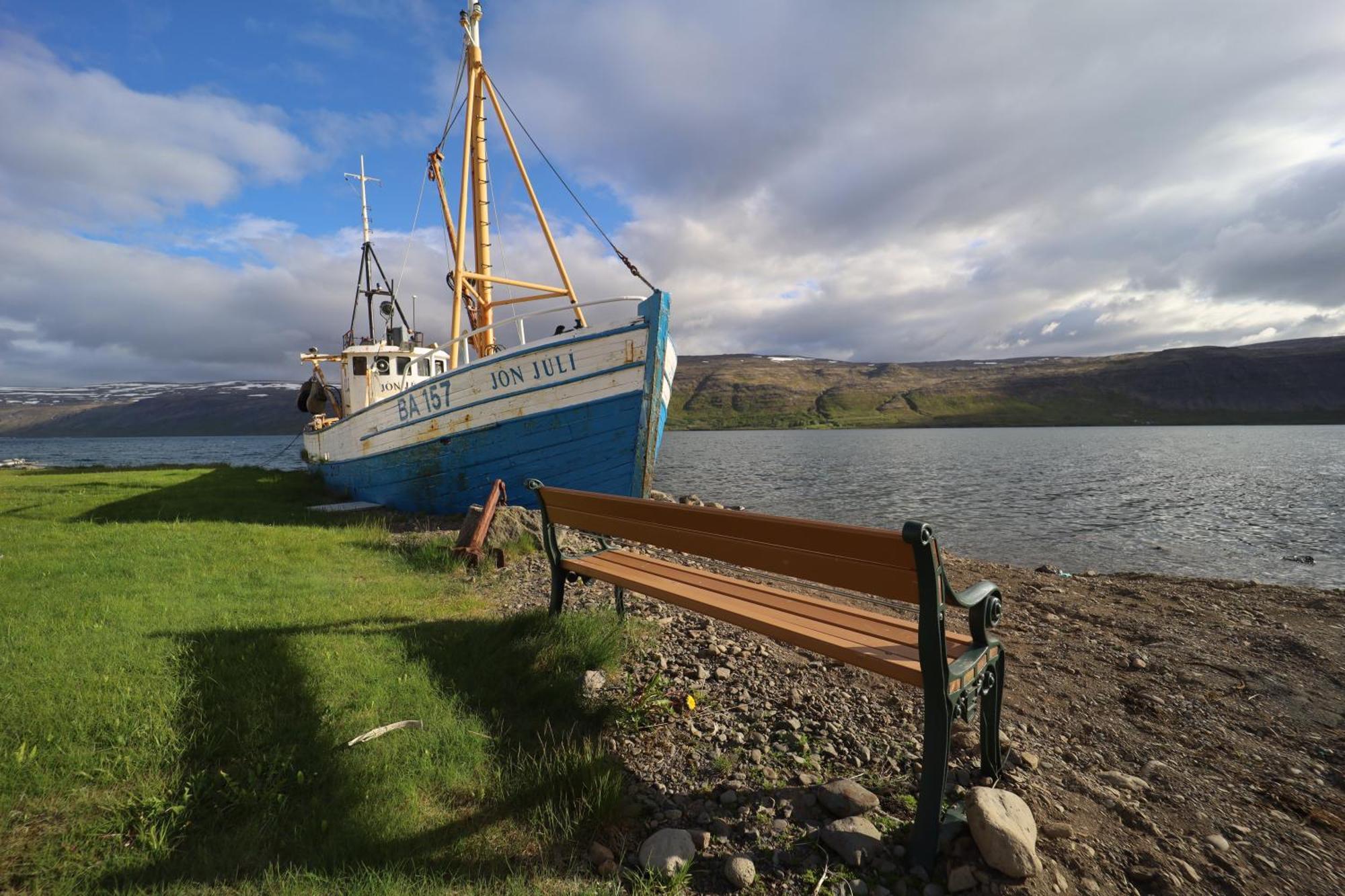 Вилла Kirkjubraut - Church Street Talknafjordur Экстерьер фото